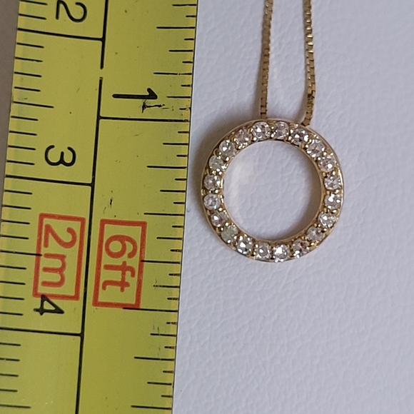 10k Real Gold & Diamond Circle Pendant Necklace, 18" Length. - Picture 6 of 8